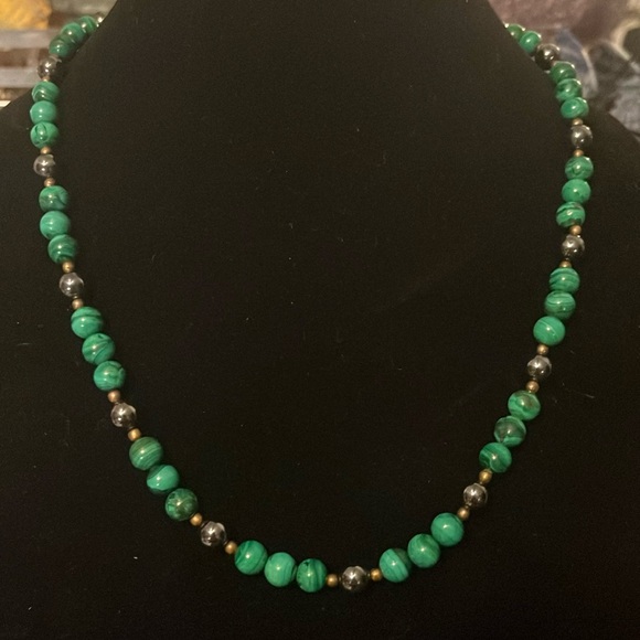 Jewelry - Vintage Malachite & Hematite necklace